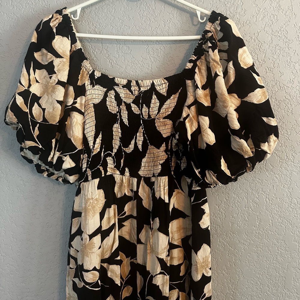 Maurice’s puff sleeve smocked floral dress - Picture 4 of 4